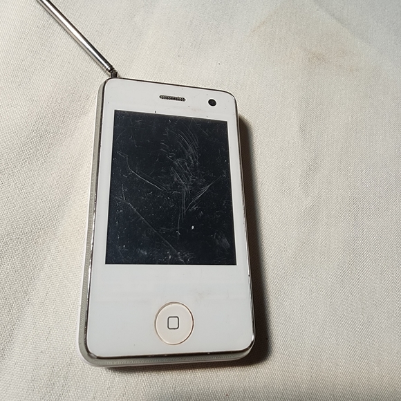 Phones - Picture 5 of 6